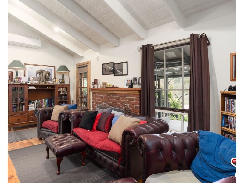 56 Commercial Road, Mount Evelyn VIC 3796