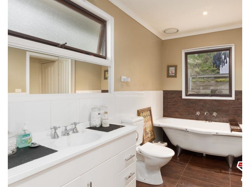 56 Commercial Road, Mount Evelyn VIC 3796