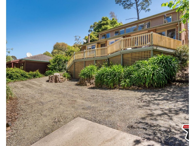 112 Quinn Crescent, Mount Evelyn VIC 3796
