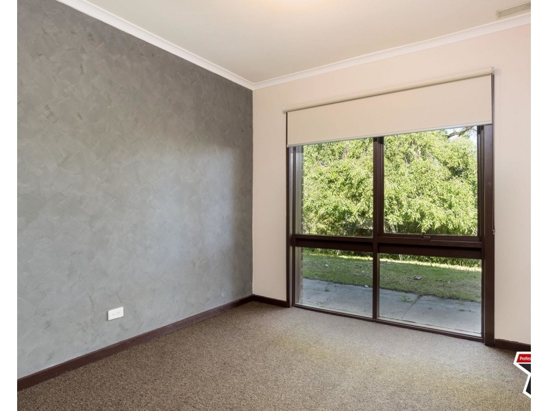 11 Commercial Road, Mount Evelyn VIC 3796