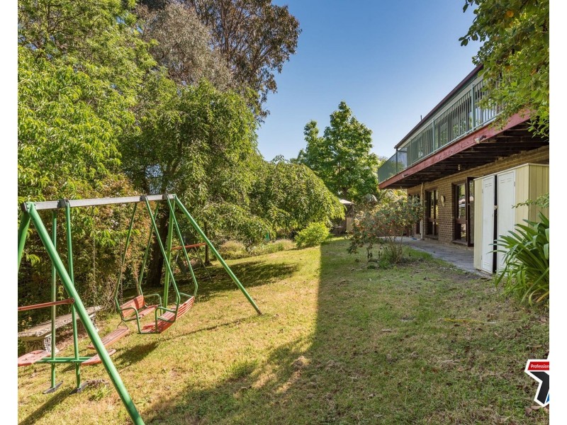 11 Commercial Road, Mount Evelyn VIC 3796