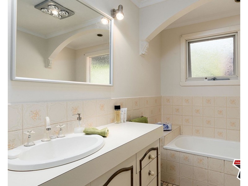 17 Glenview Road, Mount Evelyn VIC 3796