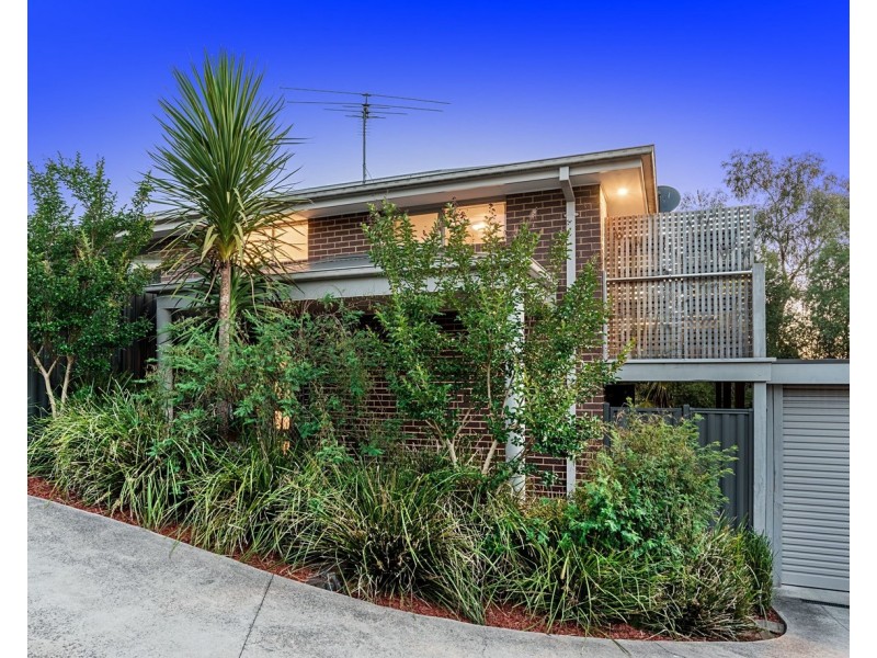 2/5 Brambleberry Lane, Chirnside Park VIC 3116