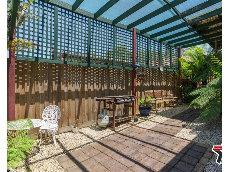 17 Azarow Circuit, Croydon South VIC 3136