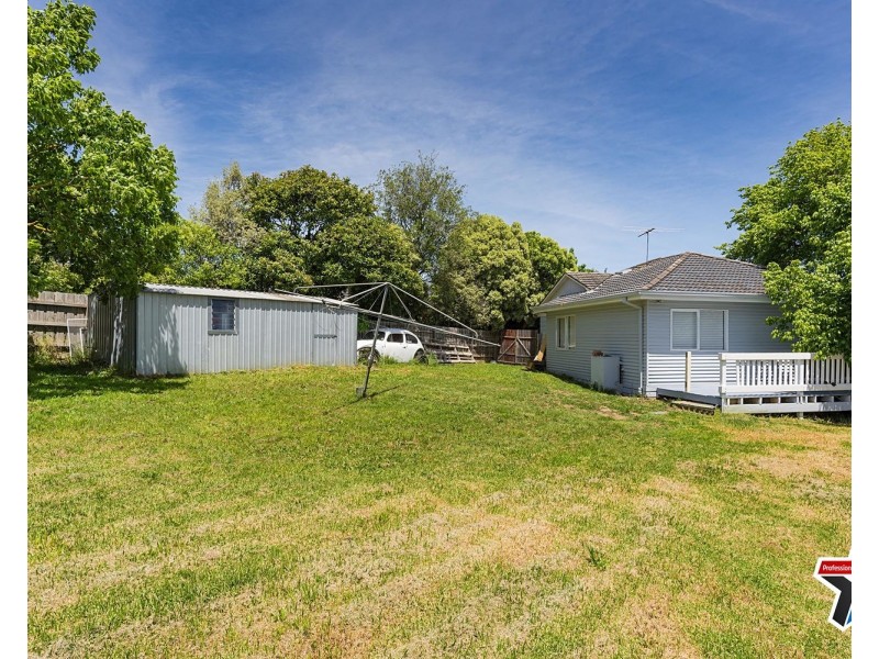 18 Kalimna Street, Mooroolbark VIC 3138