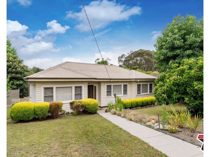 11 Irvine Street, Mount Evelyn VIC 3796