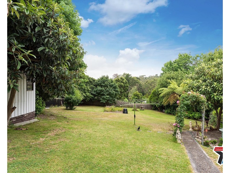 11 Irvine Street, Mount Evelyn VIC 3796