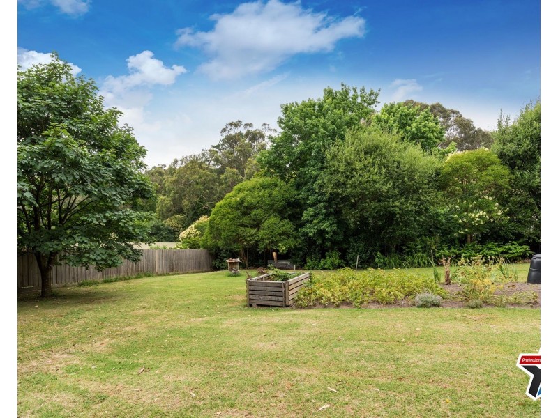 11 Irvine Street, Mount Evelyn VIC 3796