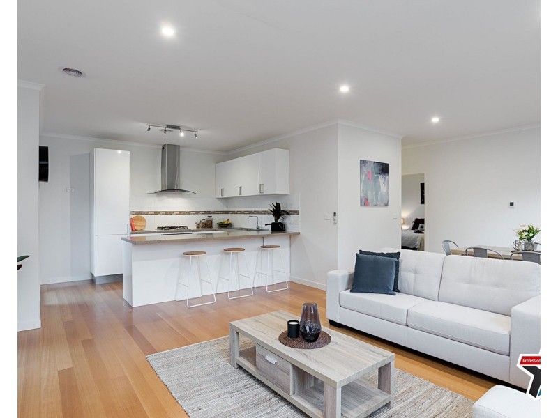 2/7 Rowan Street, Croydon VIC 3136