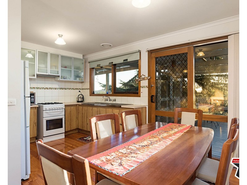 3 Edward Road, Chirnside Park VIC 3116