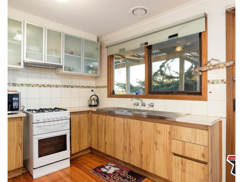 3 Edward Road, Chirnside Park VIC 3116