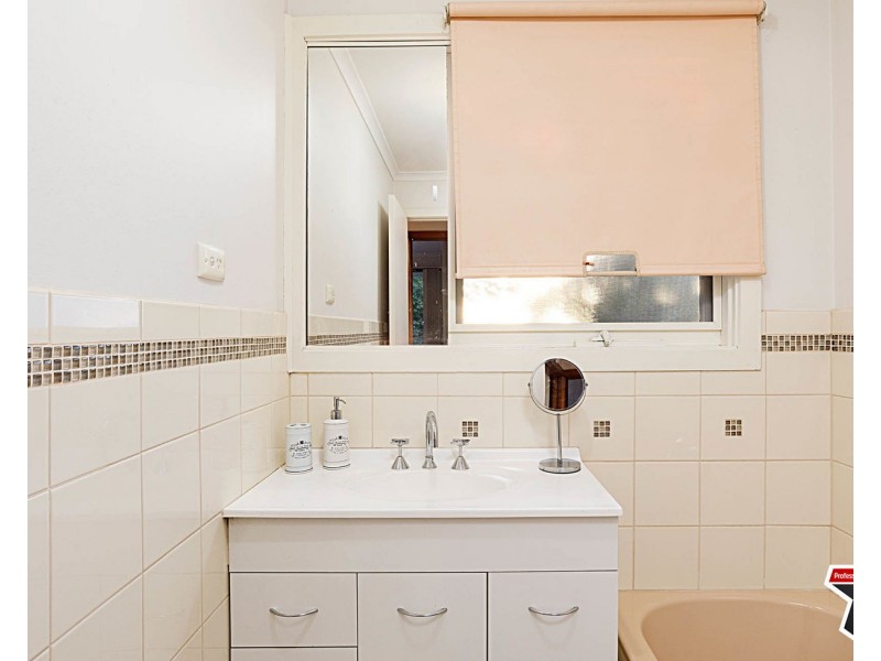 3 Edward Road, Chirnside Park VIC 3116