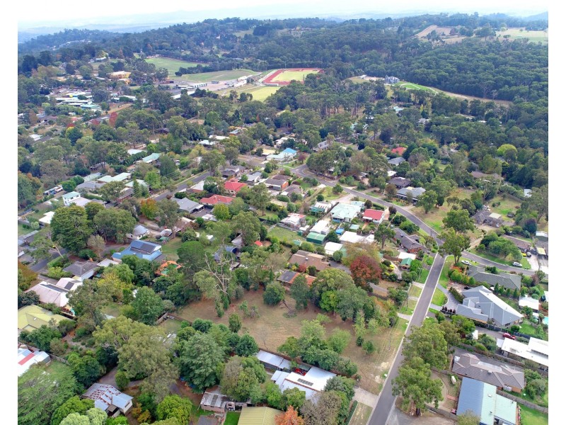 7 & 9  Russell Street, Mount Evelyn VIC 3796