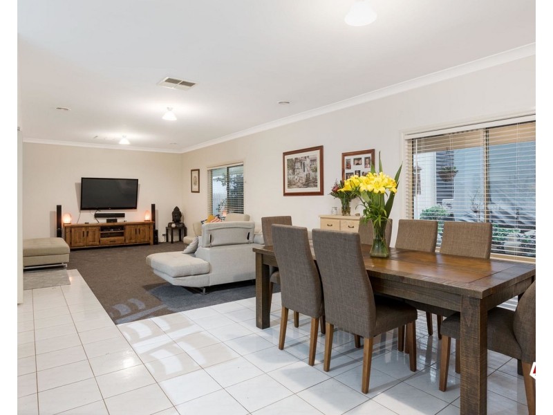 12 Sebire Avenue, Wandin North VIC 3139