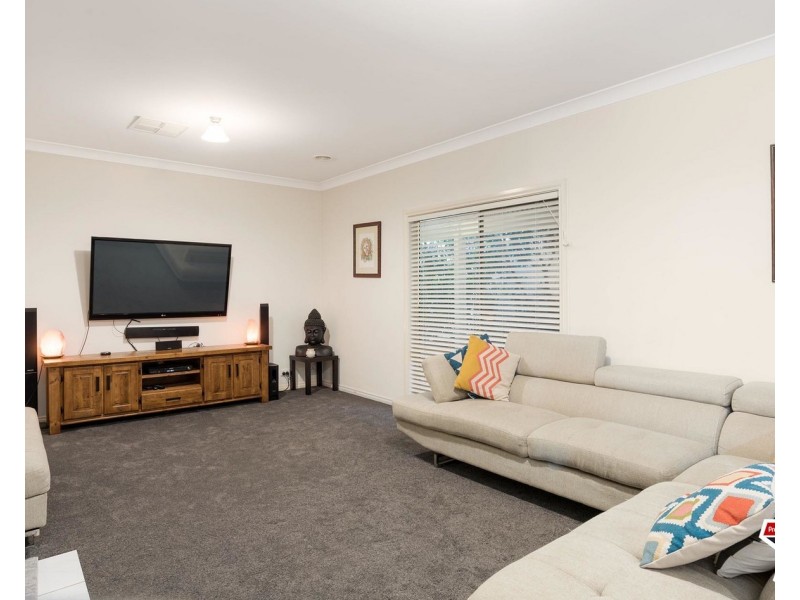 12 Sebire Avenue, Wandin North VIC 3139