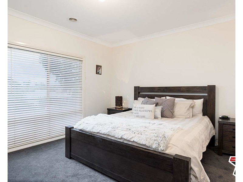 12 Sebire Avenue, Wandin North VIC 3139