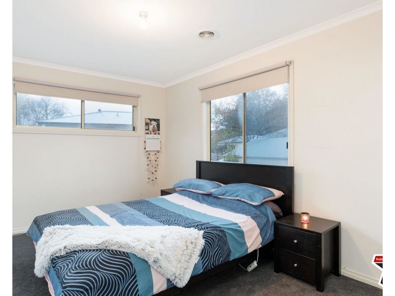 12 Sebire Avenue, Wandin North VIC 3139