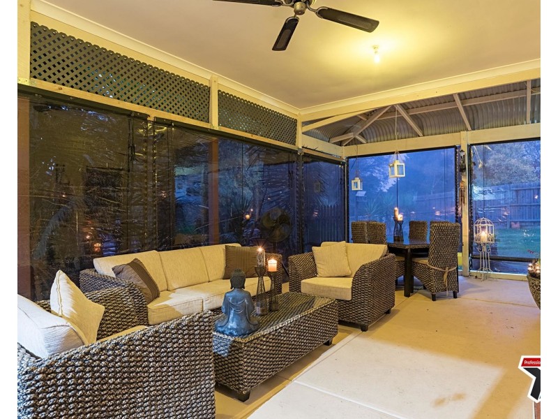 12 Sebire Avenue, Wandin North VIC 3139