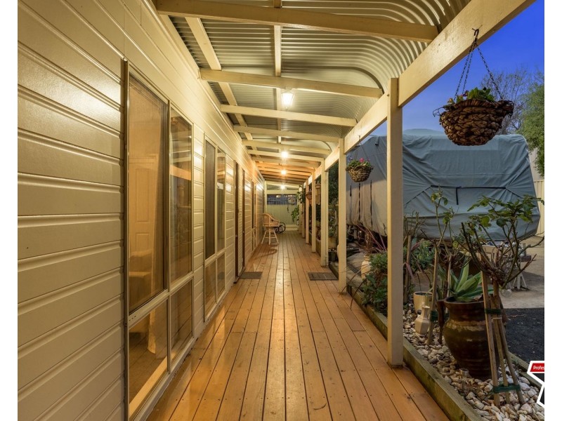 12 Sebire Avenue, Wandin North VIC 3139