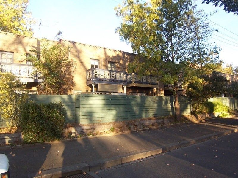 Unit I6/Ivy Court, 335 Abbotsford Street, North Melbourne VIC 3051