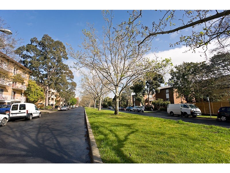 C25/73 O’Shanassy Street, North Melbourne VIC 3051