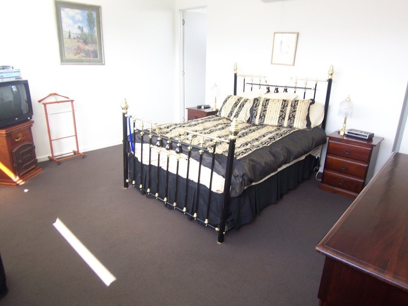 2/225 Adderley Street, West Melbourne VIC 3003