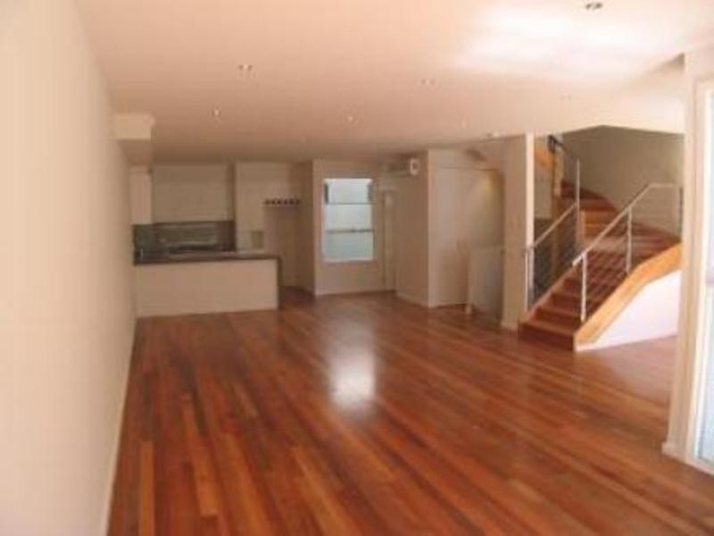 10 Loughmore Lane, North Melbourne VIC 3051