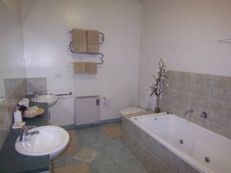 15 Little Dryburgh Street (North), North Melbourne VIC 3051