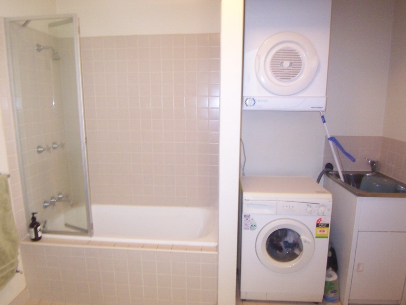 11/2A Baillie Street, North Melbourne VIC 3051