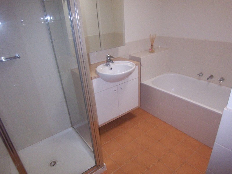 E7/335 Abbotsford Street, North Melbourne VIC 3051