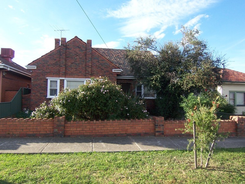 18 Prendergast Street, Pascoe Vale South VIC 3044