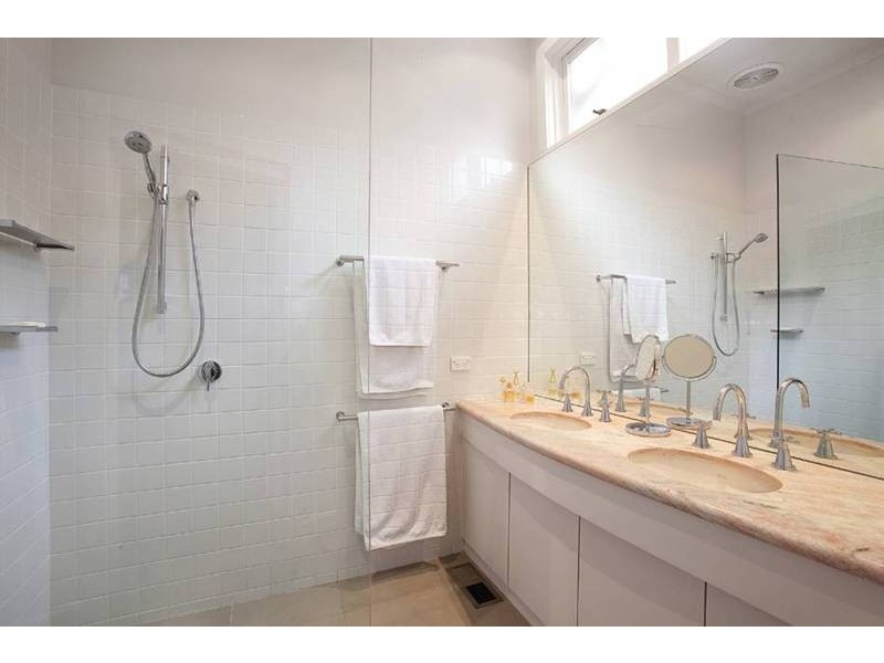 25 Fairfield Avenue, Camberwell VIC 3124