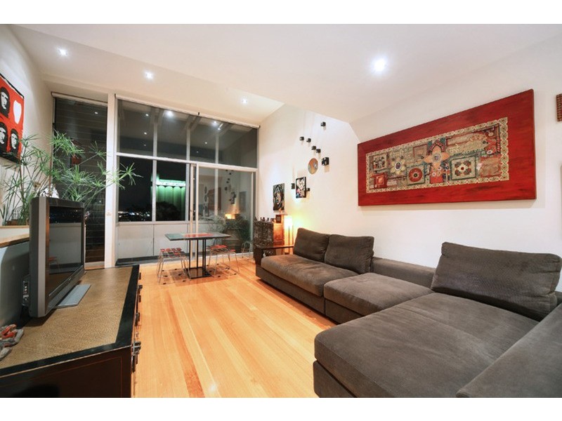 8 Little Dryburgh Street South, North Melbourne VIC 3051