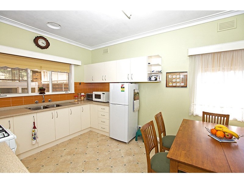 31 Wendora Street, Strathmore VIC 3041