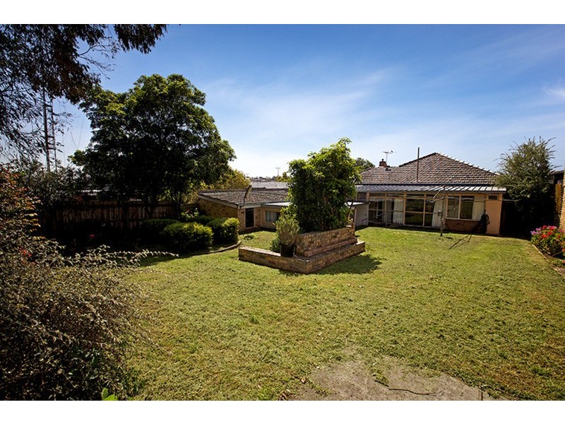 31 Wendora Street, Strathmore VIC 3041