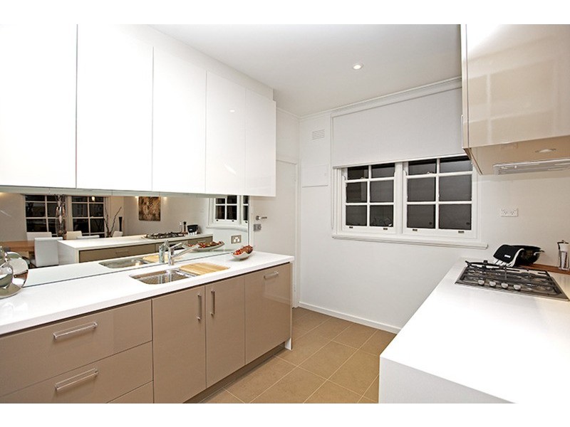 9/15 Shakespeare Grove, Hawthorn VIC 3122
