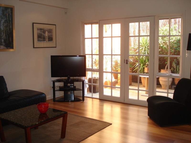 15 Little Dryburgh Street (North), North Melbourne VIC 3051