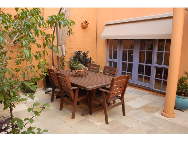 15 Little Dryburgh Street (North), North Melbourne VIC 3051