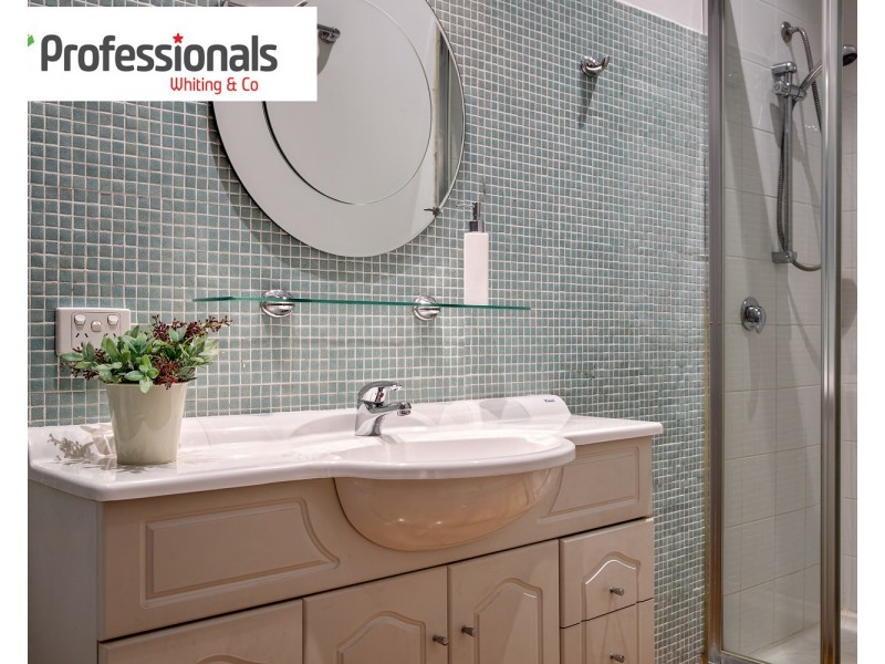 17 Violet Crescent, Brighton East VIC 3187