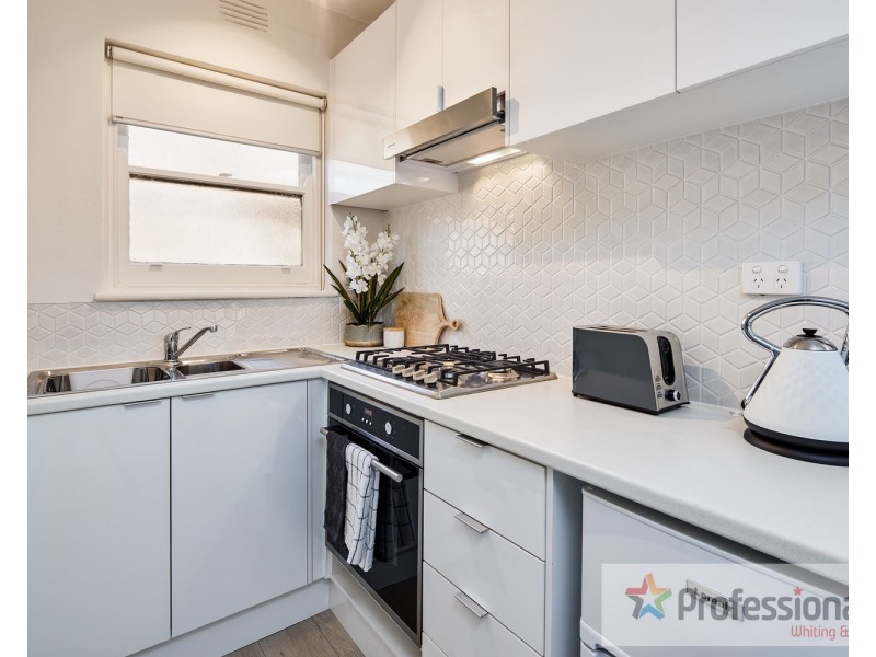 6/4 Park Street, St Kilda West VIC 3182