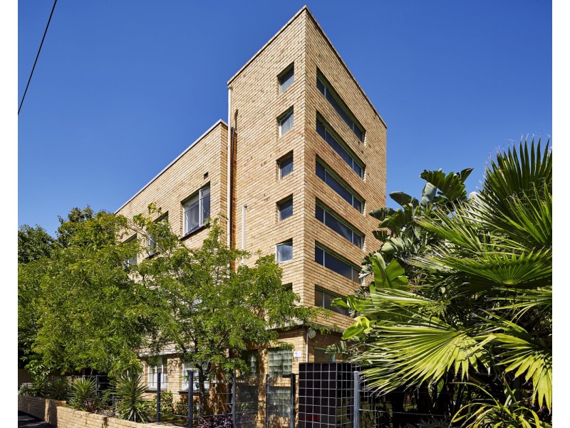 18/11 Burnett Street, St Kilda VIC 3182