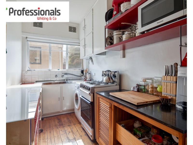 18/11 Burnett Street, St Kilda VIC 3182