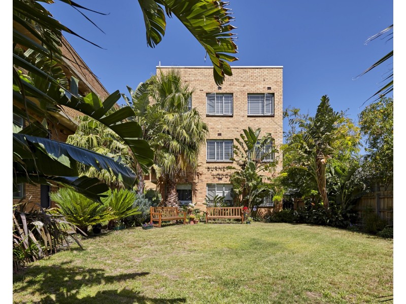 18/11 Burnett Street, St Kilda VIC 3182