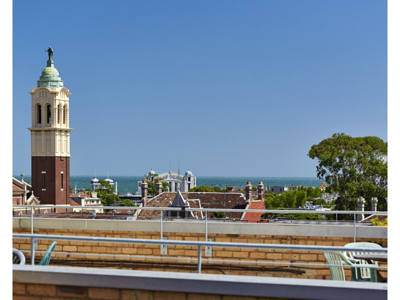 18/11 Burnett Street, St Kilda VIC 3182