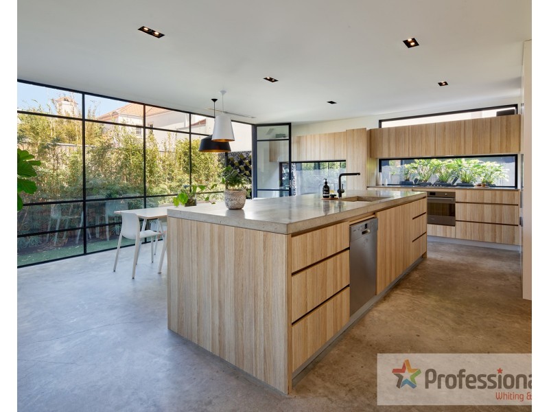 5 McCrae Street, Elwood VIC 3184