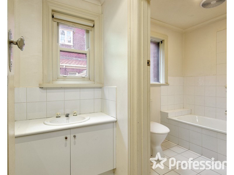 2/33 Grey Street, St Kilda VIC 3182