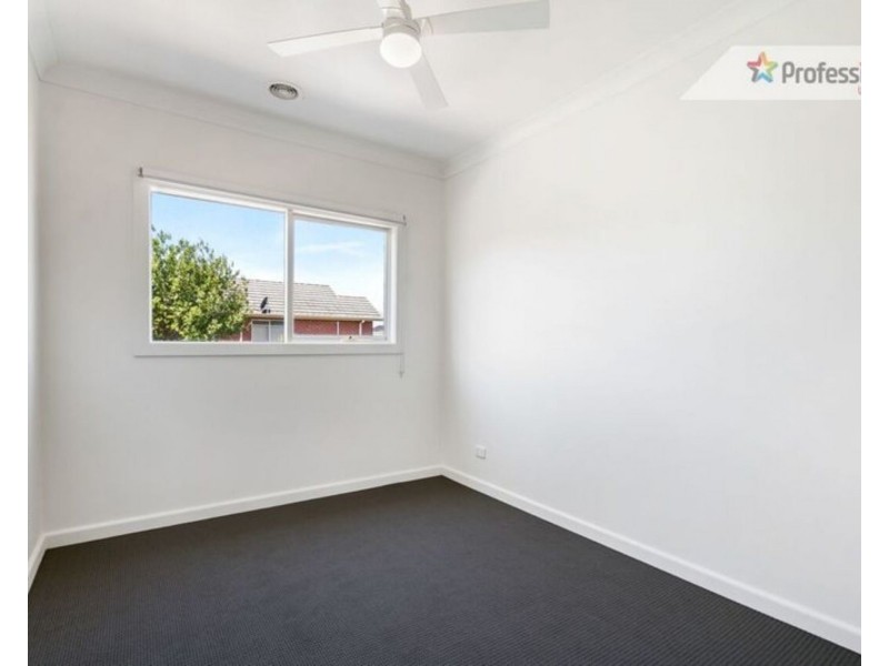 34 Gala Supreme Close, Mordialloc VIC 3195