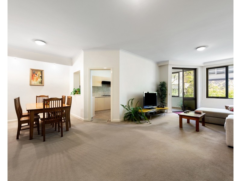 4/73 Queens Road, Melbourne VIC 3004