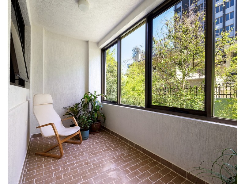 4/73 Queens Road, Melbourne VIC 3004