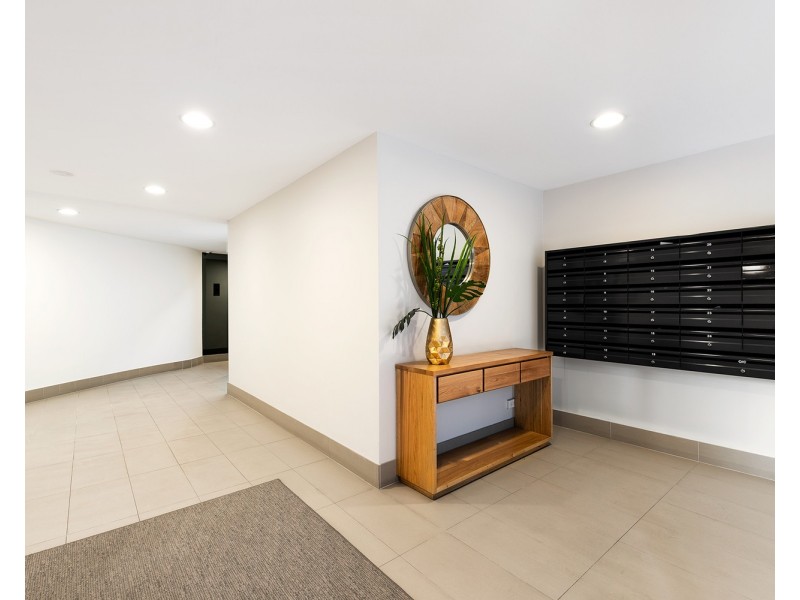 4/73 Queens Road, Melbourne VIC 3004